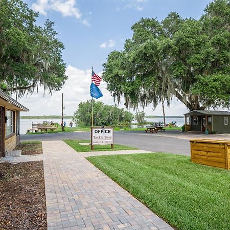 Idlewild Lodge And Rv Park Lake Panasoffkee Екстериор снимка