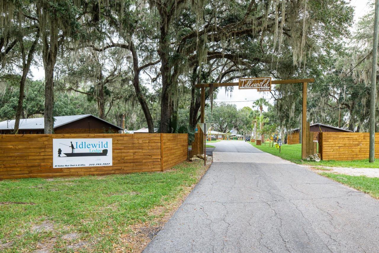 Idlewild Lodge And Rv Park Lake Panasoffkee Екстериор снимка