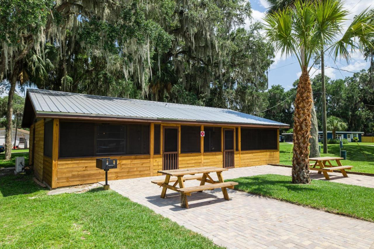 Idlewild Lodge And Rv Park Lake Panasoffkee Екстериор снимка