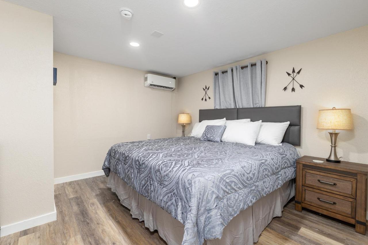 Idlewild Lodge And Rv Park Lake Panasoffkee Екстериор снимка