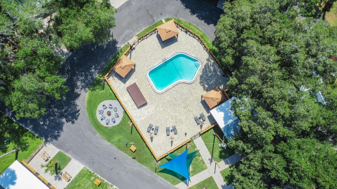 Idlewild Lodge And Rv Park Lake Panasoffkee Екстериор снимка